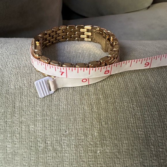 Seiko Gold Rectangular Watch - Picture 4 of 5